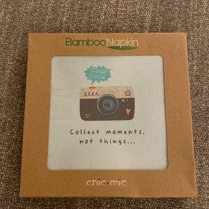 NEW 20ct package of napkins